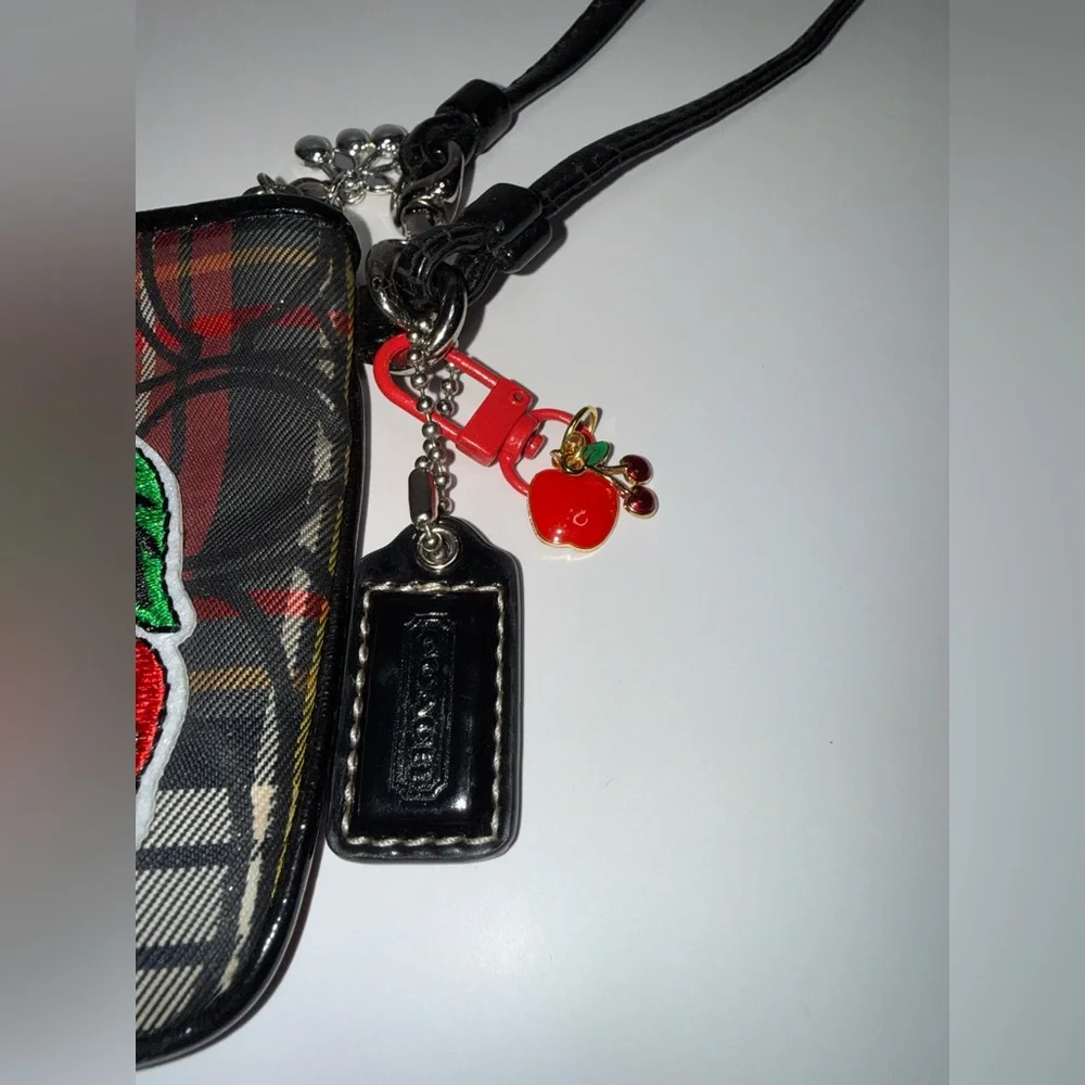 Coach Poppy Tartan Graffiti Wristlet – Rare / Customized 🍒 - Picture 3 of 5